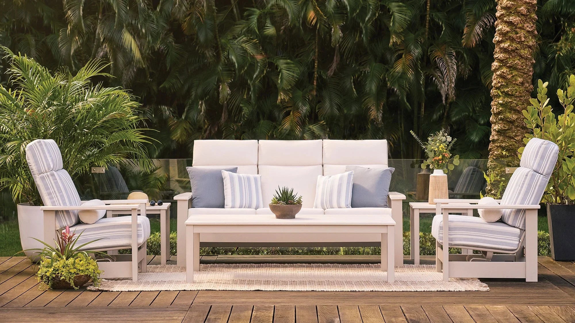 Telescope Casual – Outdoor Kitchen & Patio